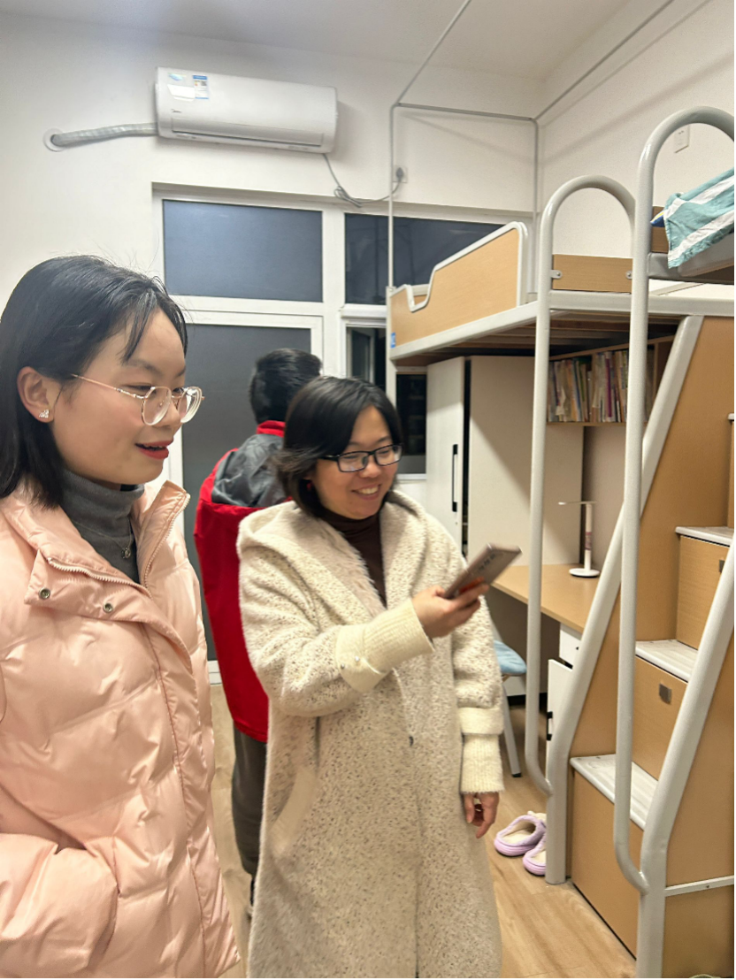 走访入寝，关怀暖心——淮北一中高一年级开展班主任查寝活动(1)409.png